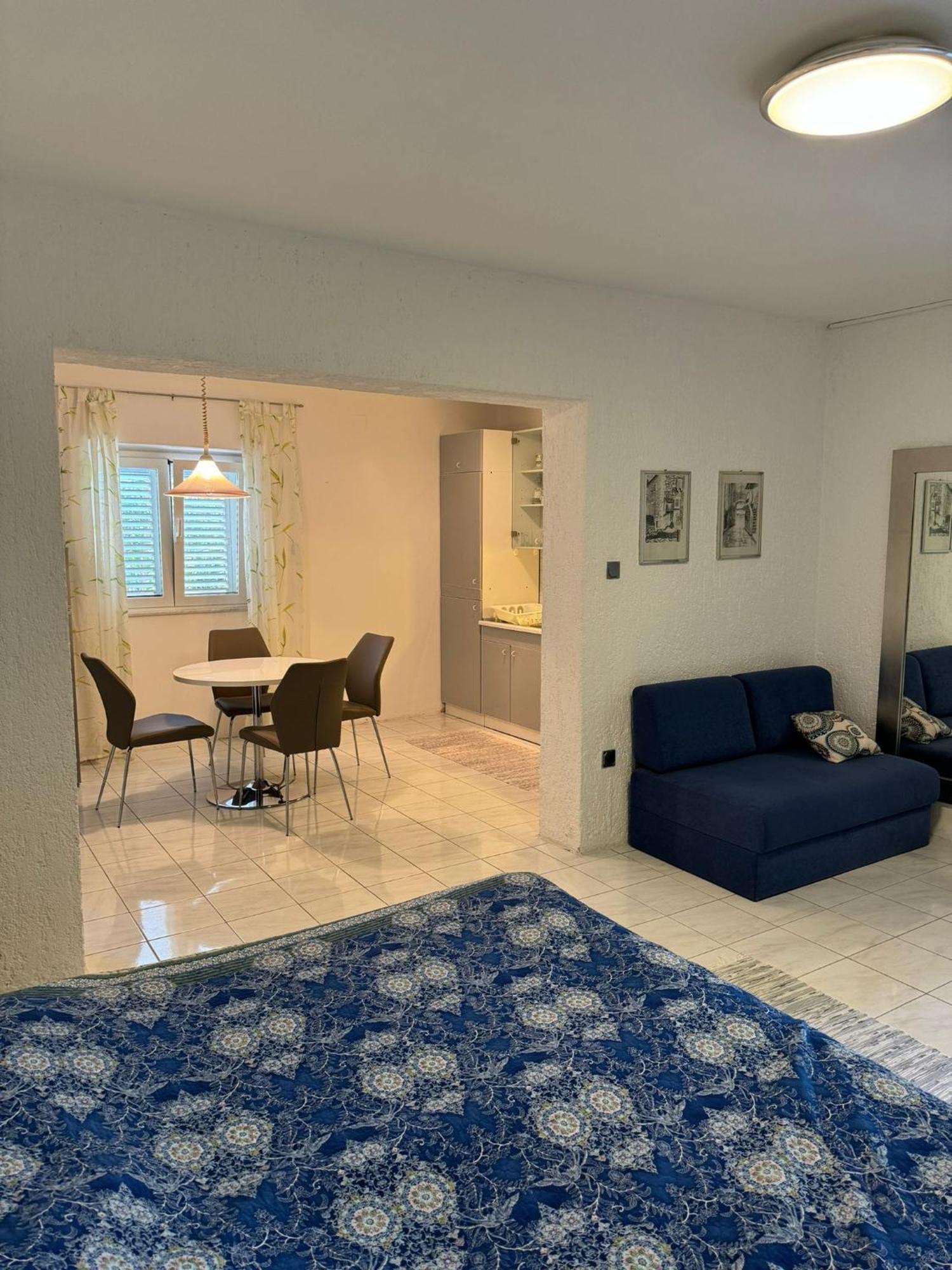 Apartman Kucer Veglia Exterior foto
