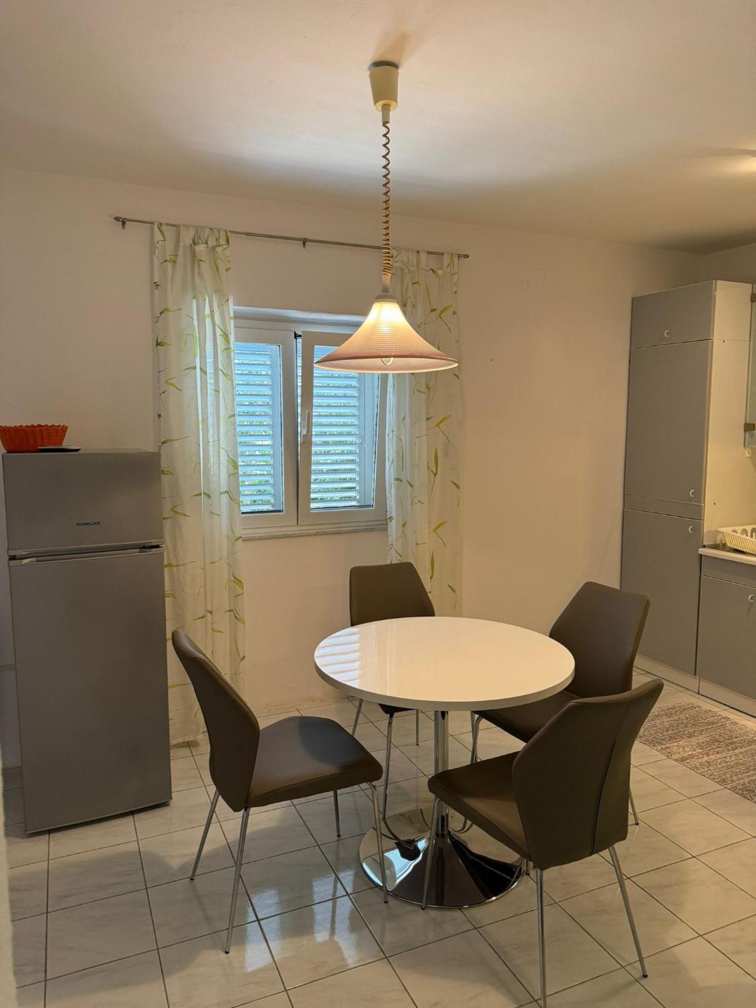 Apartman Kucer Veglia Exterior foto